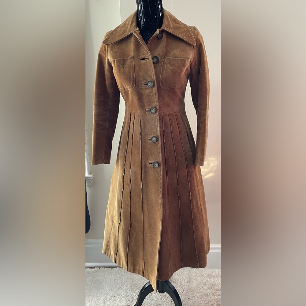 Vintage Victoria 70s Long Suede Tan Button Down Jacket